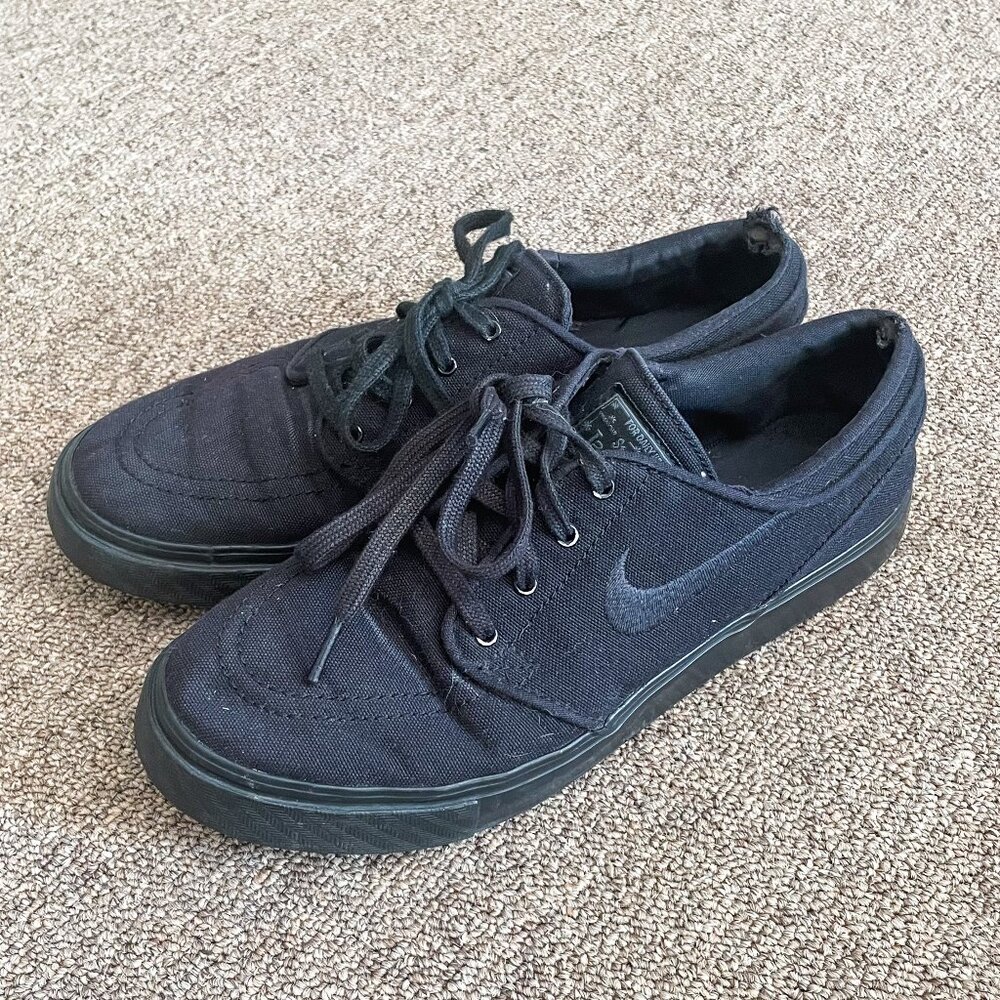 Nike Zoom Stefan Janoski Triple Black Canvas Sneakers